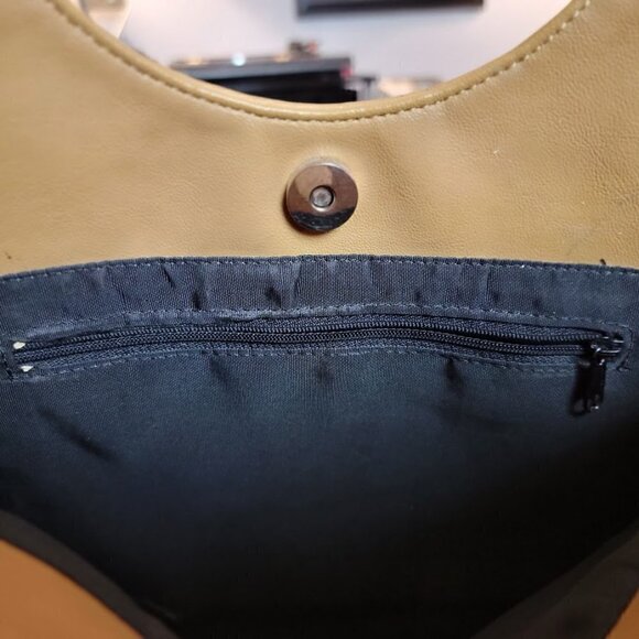 Guess - Silver G Shoulder Bag - Picture 5 of 13